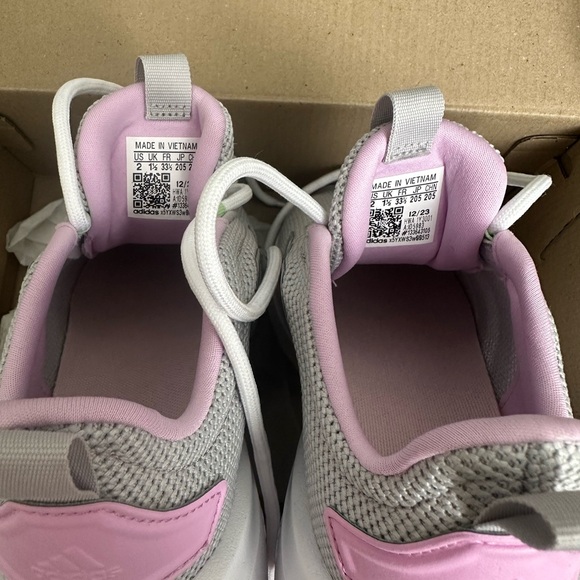 BRAND NEW* Adidias Racer TR23K Shoe - Picture 2 of 4